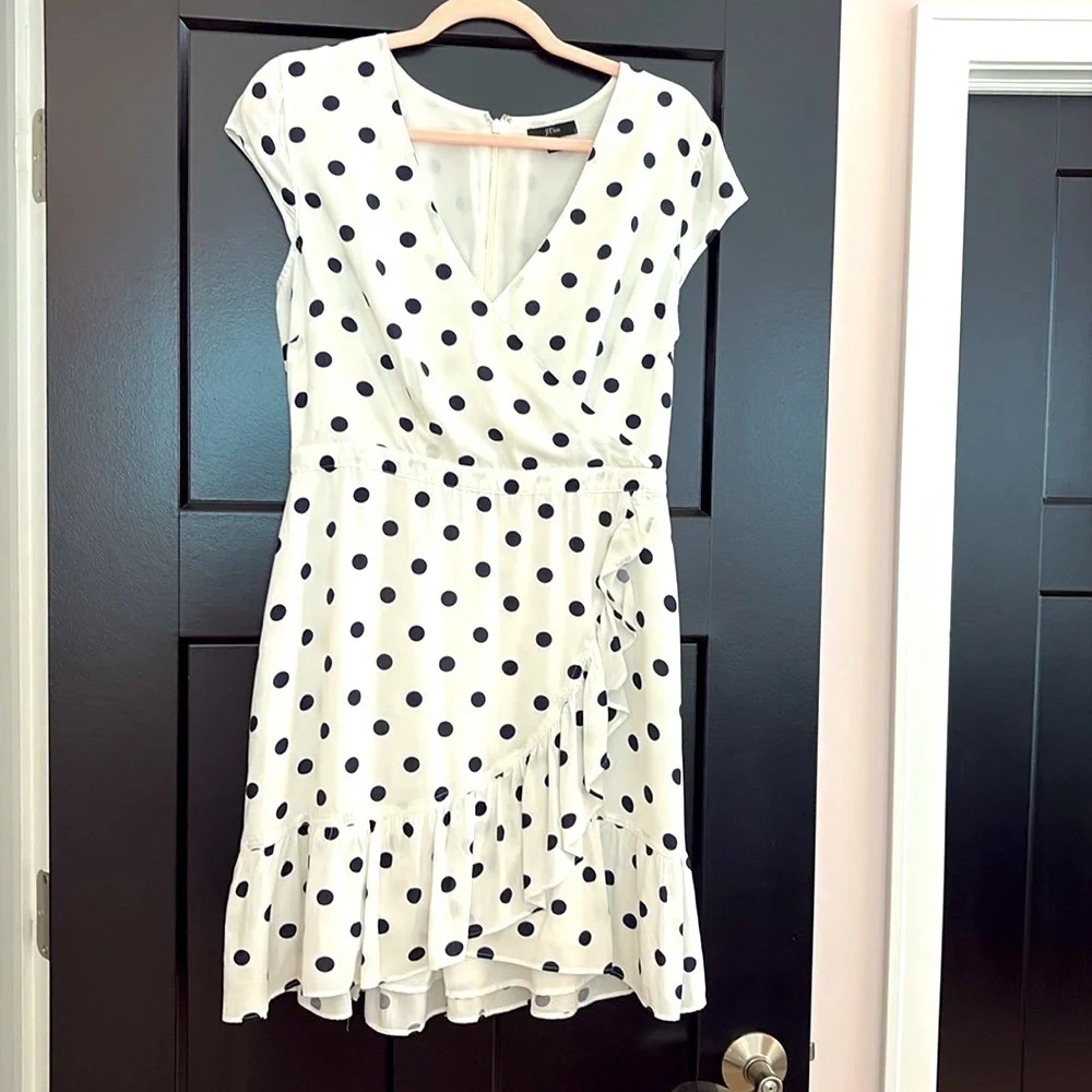 J. Crew White & Navy Polka Dot V-Neck, Front Cap Sleeve Ruffled,  Dress. Size 8